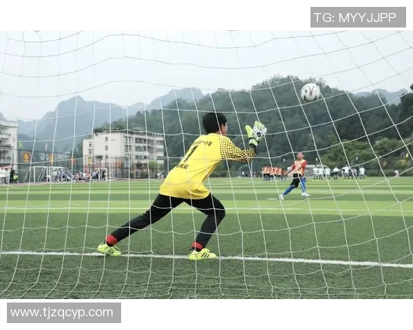 00后足球明星的学历揭秘:从校园到绿茵场的成长之路 00后足球明星的学历揭秘:从校园到绿茵场的成长之路